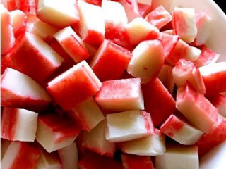 5、珍妮珍馐独家香肠土豆沙拉,蟹棒切丁