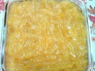 5、柚子茶,待全部凉了后，可以盛在那种罐子里，香气也不易散发掉，也很像市场上买到的那种柚子茶有木有？市场上的柚子茶还很贵，卫生还不一定有个保障呢。