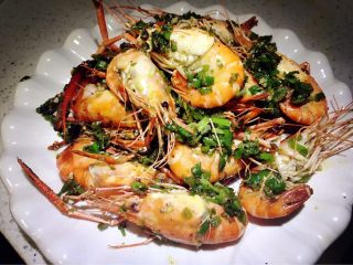 8、盐焗大虾 湘菜,出锅咯！请慢用！