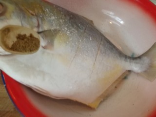 3、家庭版&红烧鲳鱼,加花椒面