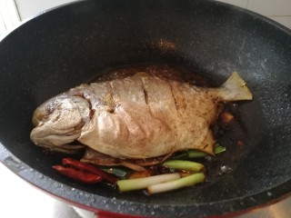 12、家庭版&红烧鲳鱼,加调好的料汁