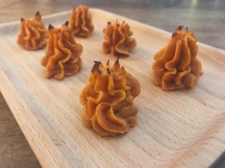 10、火焰地瓜塔（红薯）,烤箱中烤20分钟，出炉