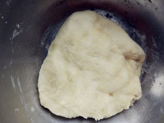 3、老北京麻酱糖火烧,静置饧面20分钟