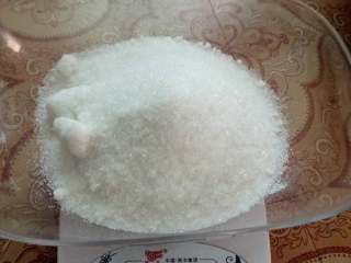 4、洛神花（玫瑰茄）果脯,取350克白糖