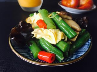 17、黑木耳鸡蛋炒刀豆,炒好的刀豆。