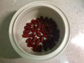 6、西安+甑糕,第一层糯米上铺一半的红枣。