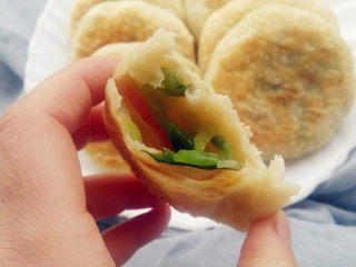 12、萝卜丝馅儿饼,馅儿饼做法简单，可以替换不同的馅儿，荤素都可以。