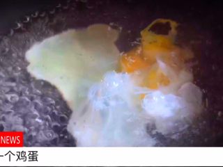 22、无油快手又好吃的 卤肉饭,在漩涡内打入一个鸡蛋