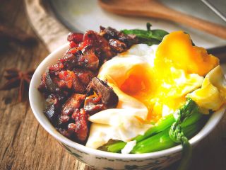 31、无油快手又好吃的 卤肉饭,来一口裹着蛋液与卤肉的米饭也不错~