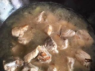 8、【排骨炖藕】滋补润燥,没过排骨