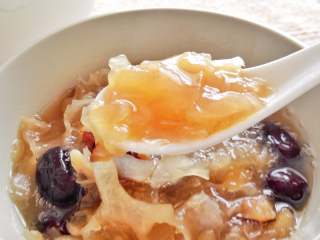 8、银耳莲子羹,成品