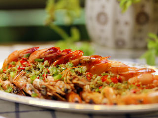 20、翘尾巴的金银蒜蓉开背虾,成品欣赏