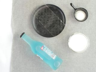 1、天空鸡尾酒果冻,材料准备
