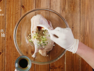 6、家庭版自制美味烤鸭,2汤匙生抽