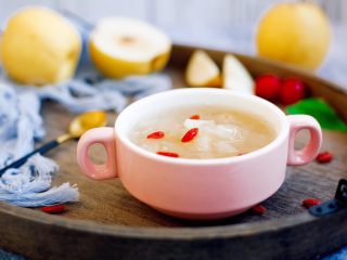 14、 美容养颜 润肺止咳 冰糖银耳炖雪梨,成品图。