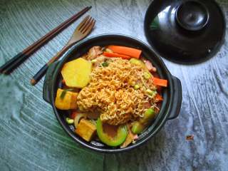 12、家庭版韩式部队火锅,噔噔蹬蹬~我能说我们连汤都喝的干干净净吗