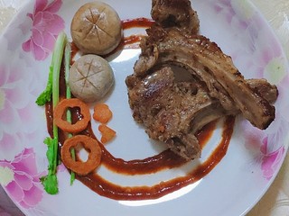 23、法式香煎小羊排--家庭版，足不出户吃法餐,出锅摆盘。