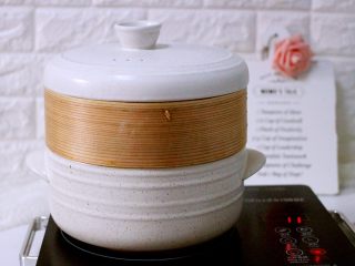 13、花样豆沙包,盖上锅盖大火烧开后蒸15分钟后关火焖5分钟即可