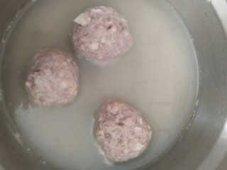 8、牛肉粥,嘻嘻，最后来几个煮好的牛肉丸，想吃么????