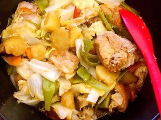 10、排骨烩菜,关火搅拌均匀即可