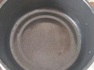 9、家宴必备――零失败简单快手糖醋藕丁,取锅烧干。