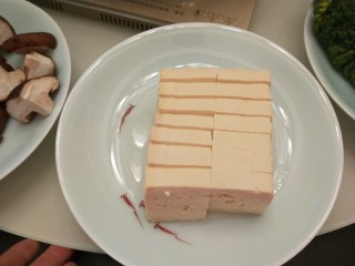 9、冬日暖心菜+在家吃火锅,豆腐切大块