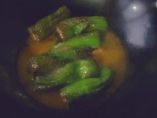 19、青椒塞肉（家庭版）,时间到了。关火。放入味精。