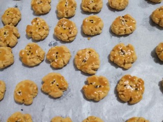 18、没有电子秤也可以做的一口酥,取出放凉。