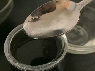 10、家庭版龟苓膏,淋上糖浆，可以吃咯