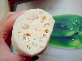 5、糯米糖藕,直到全部塞满。