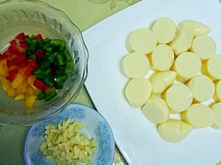 2、红烧日本豆腐,材料准备好