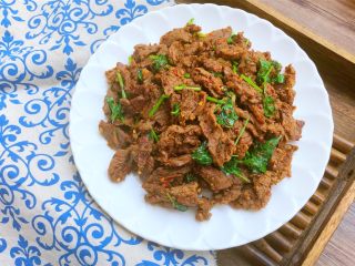 15、孜然牛肉,烧烤味的牛肉出锅了