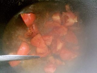 3、番茄鸡蛋面疙瘩,煸炒番茄，炒出汤汁放少量白糖提鲜