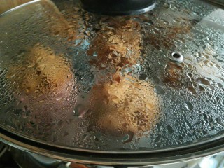 10、红糖开花发糕,大火蒸15分钟左右关火焖3~5分钟。