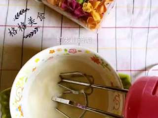 4、止咳化痰双皮水+健脾养胃山药米糕,将山药泥打发