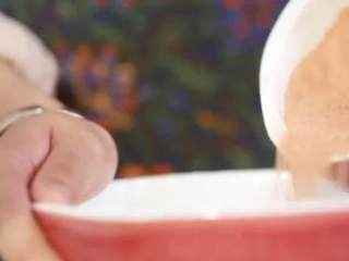 4、【六一·酸梅糖饺】,以少许酸梅粉，和成酸梅粉团，方法同上