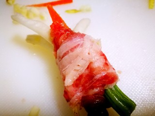 4、五色牛肉卷和豆腐羹,卷制成品。