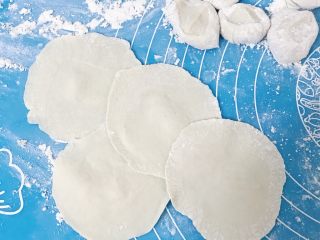 22、超详细家庭水饺,擀皮