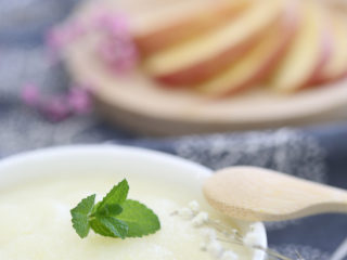 7、6m+苹果米糊,苹果米糊，6个月宝宝吃正好哦~