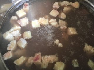 3、土豆炖牛肉,凉水入锅开水出锅