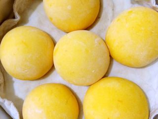 10、南瓜馒头,水开后上锅蒸20分钟，关火焖5分钟