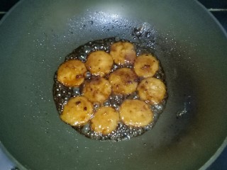 13、红糖粑粑,收汁的时候摇动锅底，防止面团粘锅