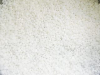 1、糯米莲藕,糯米提前泡两个小时