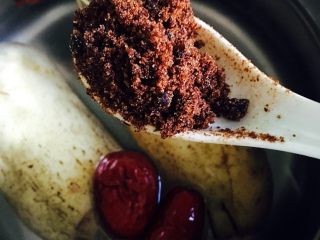 7、糯米莲藕,放入红糖