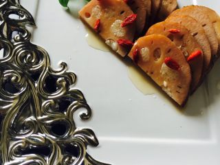 10、糯米莲藕,出锅码盘