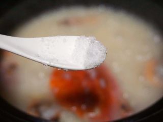 6、海蟹粥,12.临出锅前放入适量盐调味