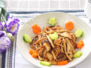 7、烤菌菇 宝宝辅食，香菇+海鲜菇+口蘑+金针菇+杏鲍菇, 拿出来，摆个盘，可以吃了。