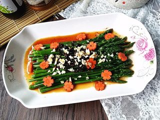 12、麻辣蒜香拌芦笋,成品图