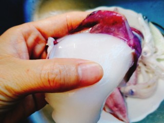 4、家庭版+铁板烧鱿鱼串家庭,剥皮