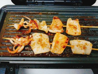 20、家庭版+铁板烧鱿鱼串家庭,然后撒上孜然粉